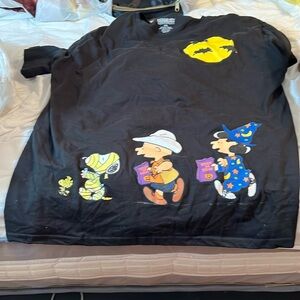 Peanuts T shirt Halloween